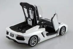 Aoshima Lamborghini Aventador LP700-4 Roadster '12 1/24 -Panda Hobby Shop AoshimaLamborghiniAventadorLP700 4Roadster 12124 3