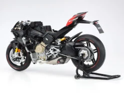 Tamiya Ducati Superleggera V4 1/12 -Panda Hobby Shop DucatiSuperleggeraV4 05