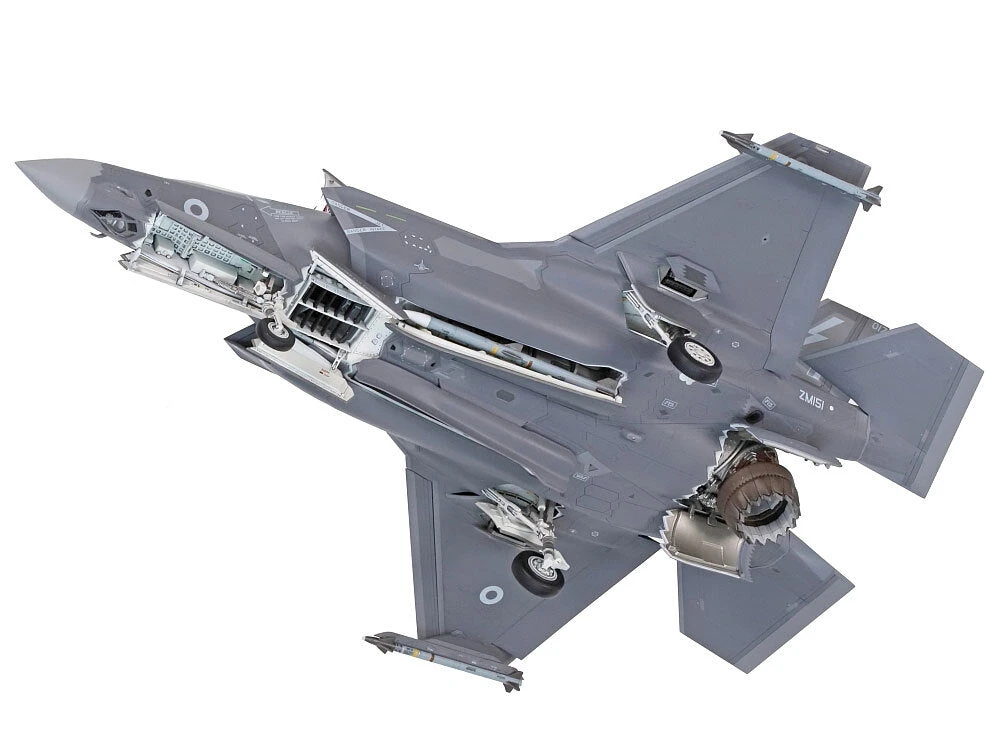 Tamiya Lockheed Martin F-35B Lightning II 1/72 2 Tamiya Lockheed Martin F-35B Lightning II 1/72 - Image 2