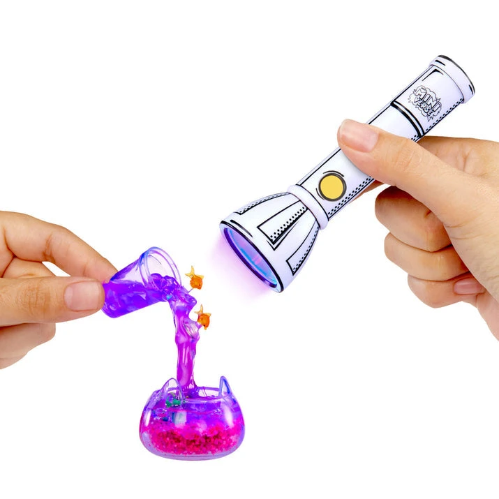 MGA Entertainment Miniverse - Make It Mini - UV Light For Resin Curing 4 MGA Entertainment Miniverse - Make It Mini - UV Light For Resin Curing - Image 4