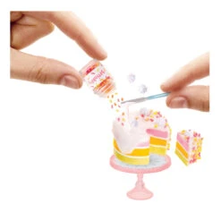 MGA Entertainment Miniverse - Make It Mini Food Diner Series 3 - Single Blind Box -Panda Hobby Shop Miniverse MakeItMiniFoodDinerMiniCollectiblesSeries3 SingleBlindBox 2
