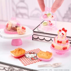 MGA Entertainment Miniverse - Make It Mini Food Hello Kitty - Single Blind Box -Panda Hobby Shop Miniverse MakeItMiniFoodHelloKitty SingleBlindBox 4