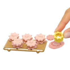 MGA Entertainment Miniverse - Make It Mini From Scratch Series 1 - Single Blind Box -Panda Hobby Shop Miniverse MakeItMinifromScratchSeries1 SingleBlindBox 4