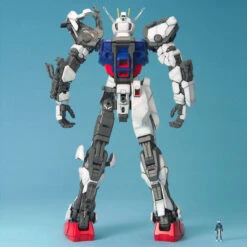 Bandai PG GAT-X105 Strike Gundam 1/60 -Panda Hobby Shop PGGAT X105StrikeGundam1 604 1