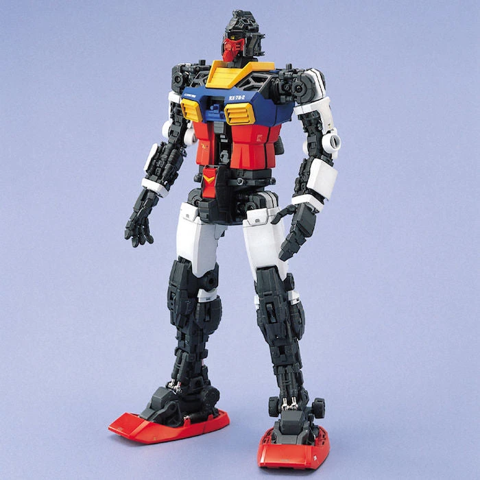 Bandai PG RX-78-2 Gundam 1/60 4 Bandai PG RX-78-2 Gundam 1/60 - Image 4
