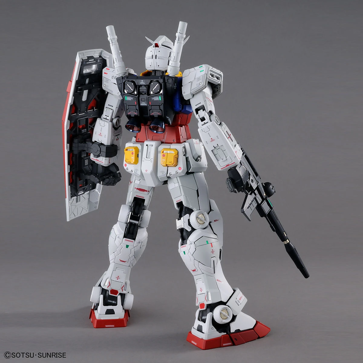 Bandai PG Unleashed RX-78-2 Gundam 1/60 3 Bandai PG Unleashed RX-78-2 Gundam 1/60 - Image 3