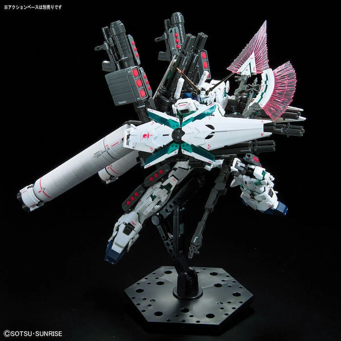 Bandai RG 30 Full Armor Unicorn Gundam 1/144 10 Bandai RG 30 Full Armor Unicorn Gundam 1/144 - Image 10