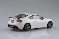 Aoshima The Snap Kit - Toyota 86 (Crystal White Pearl) 1/32 -Panda Hobby Shop TheSnapKit Toyota86 CrystalWhitePearl 1 323